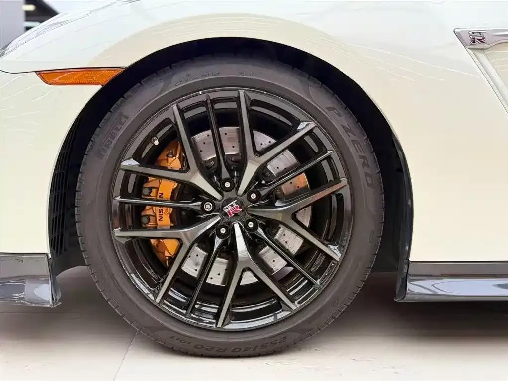 2017 Nissan GT-R 3.8T Flagship Edition — миниатюра 14