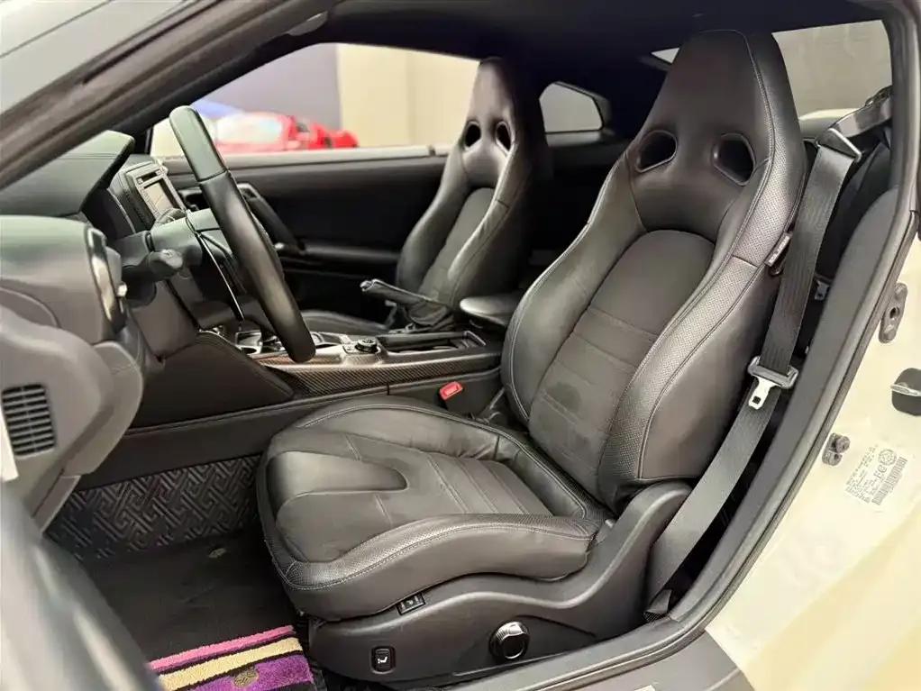 2017 Nissan GT-R 3.8T Flagship Edition — миниатюра 5