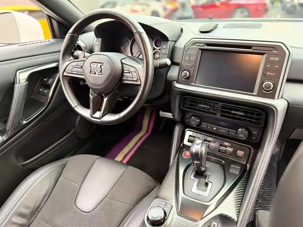2017 Nissan GT-R 3.8T Flagship Edition — миниатюра 6