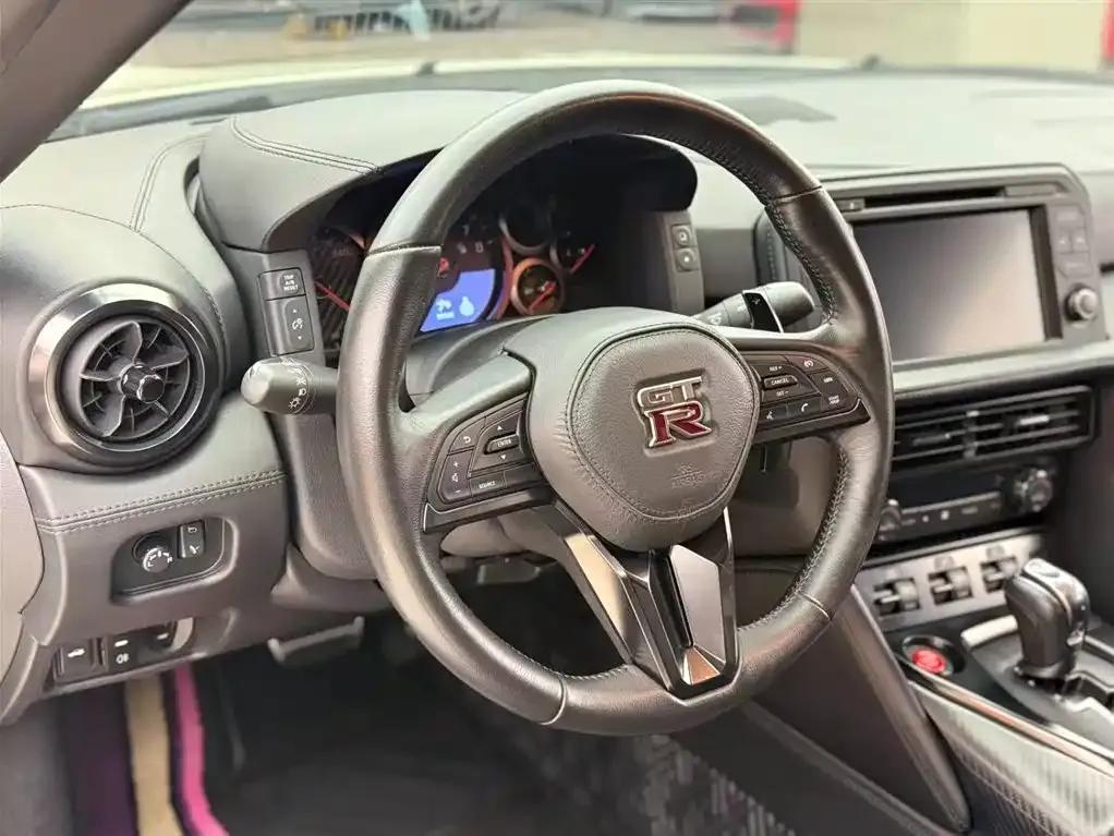 2017 Nissan GT-R 3.8T Flagship Edition — миниатюра 10