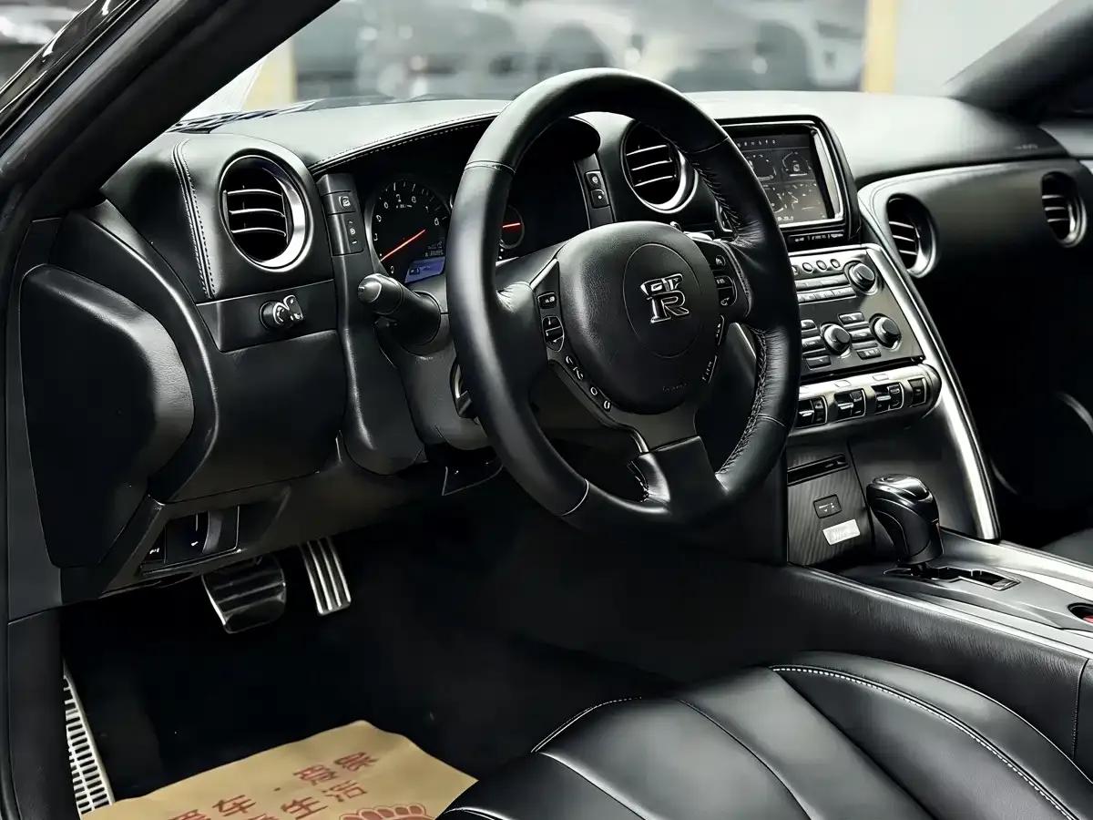 2012 Nissan GT-R 3.8T Premium Edition — миниатюра 11