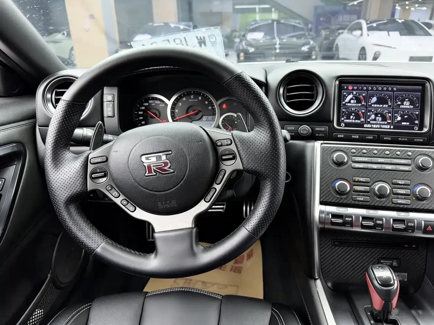 2012 Nissan GT-R 3.8T Premium Edition — миниатюра 13
