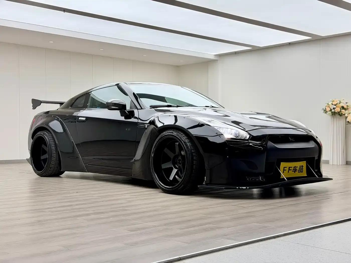 2010 Nissan GT-R 3.8T Premium Edition — миниатюра 2