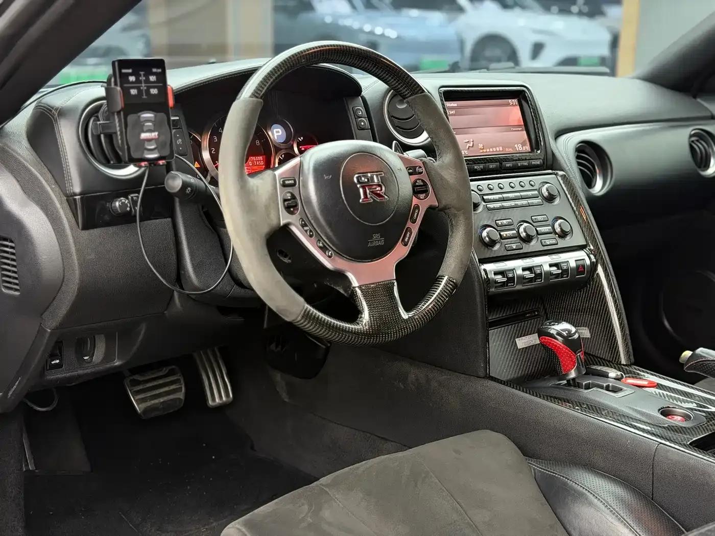2010 Nissan GT-R 3.8T Premium Edition — миниатюра 15