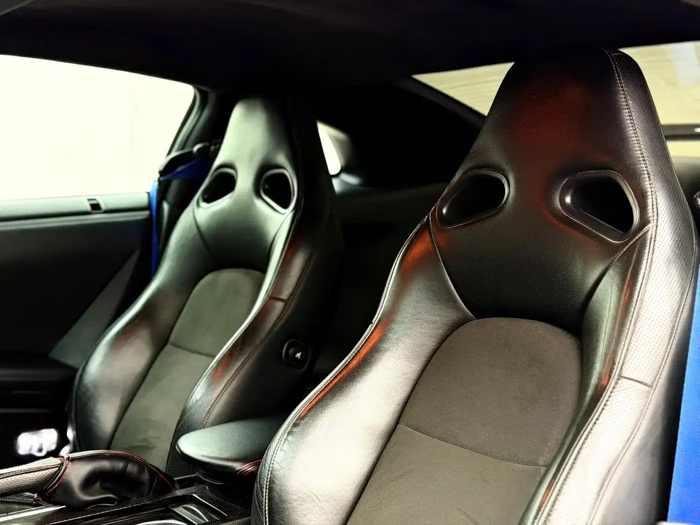 2010 Nissan GT-R 3.8T Premium Edition — миниатюра 16