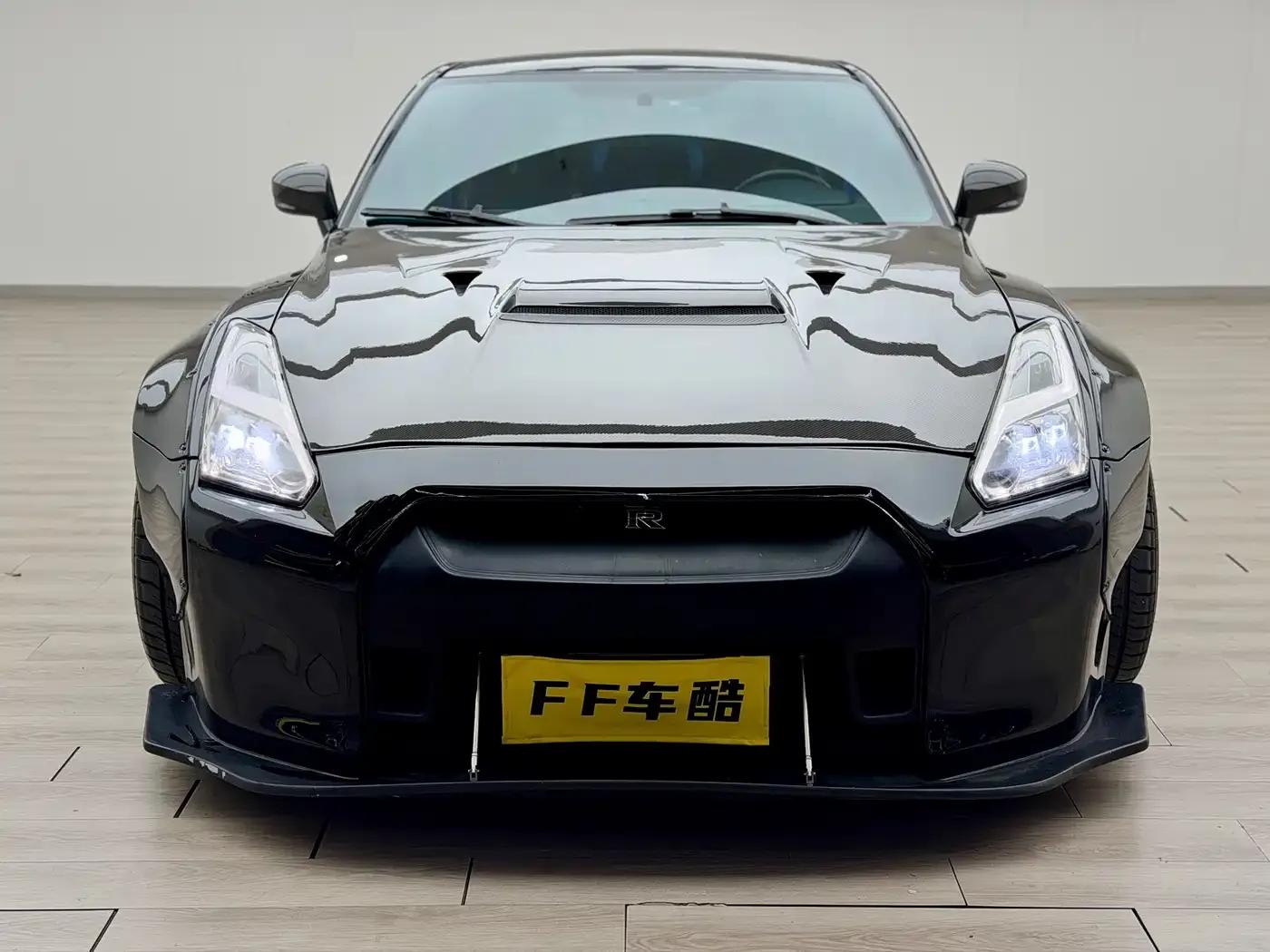 2010 Nissan GT-R 3.8T Premium Edition — миниатюра 3