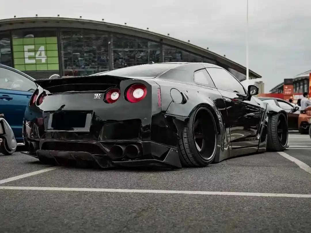 2010 Nissan GT-R 3.8T Premium Edition — миниатюра 6