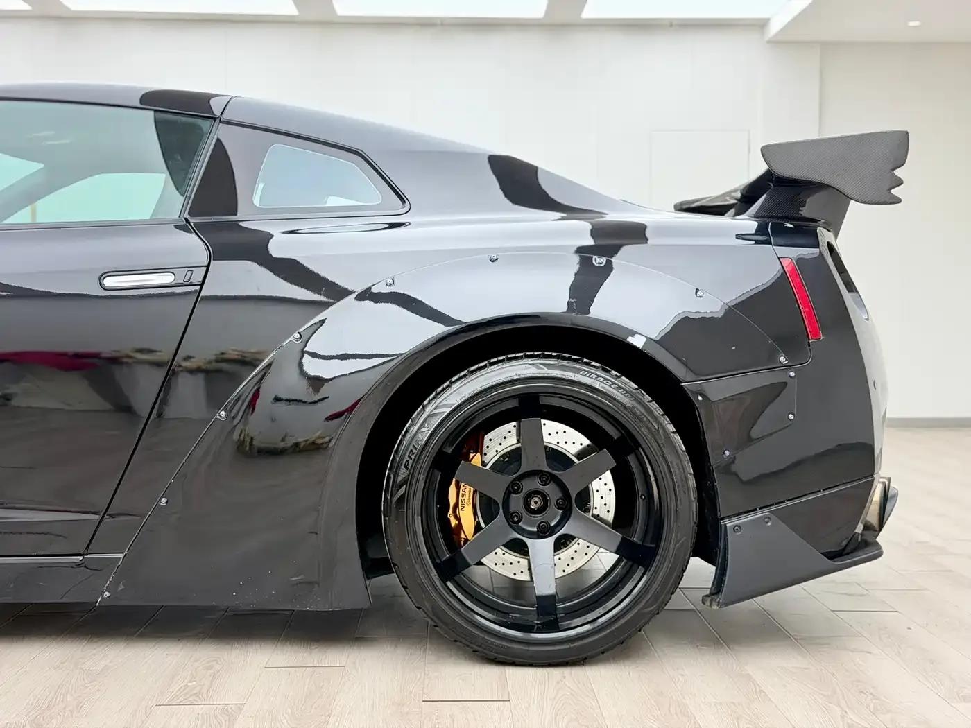 2010 Nissan GT-R 3.8T Premium Edition — миниатюра 8