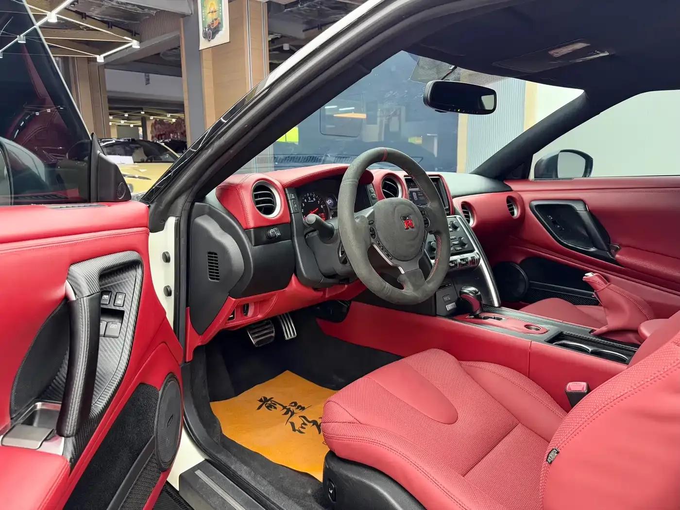 2010 Nissan GT-R 3.8T Premium Edition — миниатюра 11