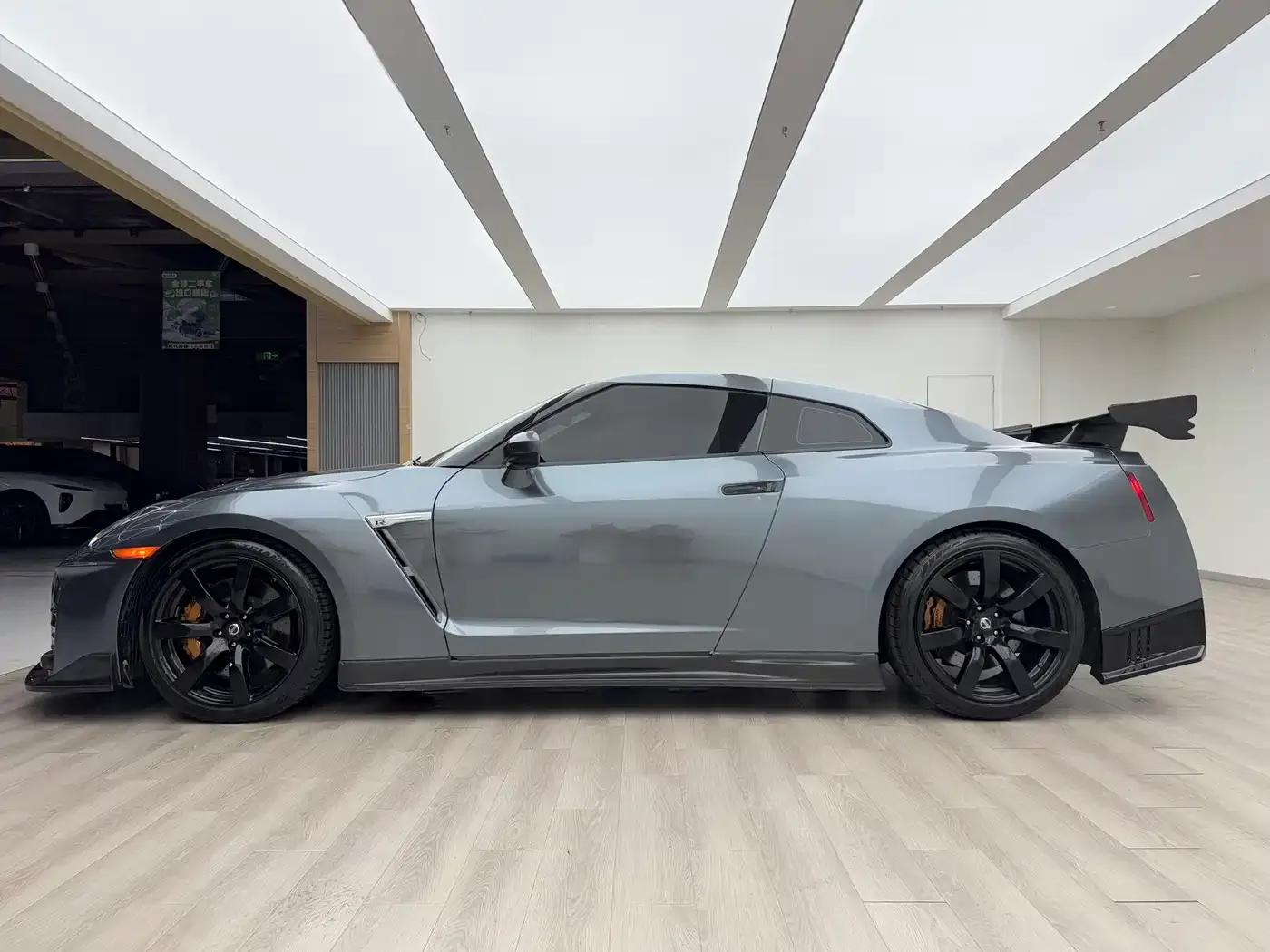 2010 Nissan GT-R 3.8T Premium Edition — миниатюра 5