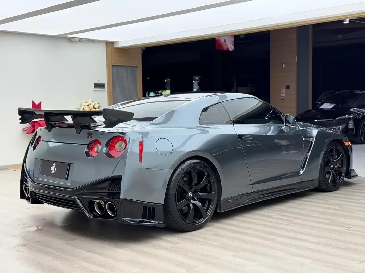 2010 Nissan GT-R 3.8T Premium Edition — миниатюра 8
