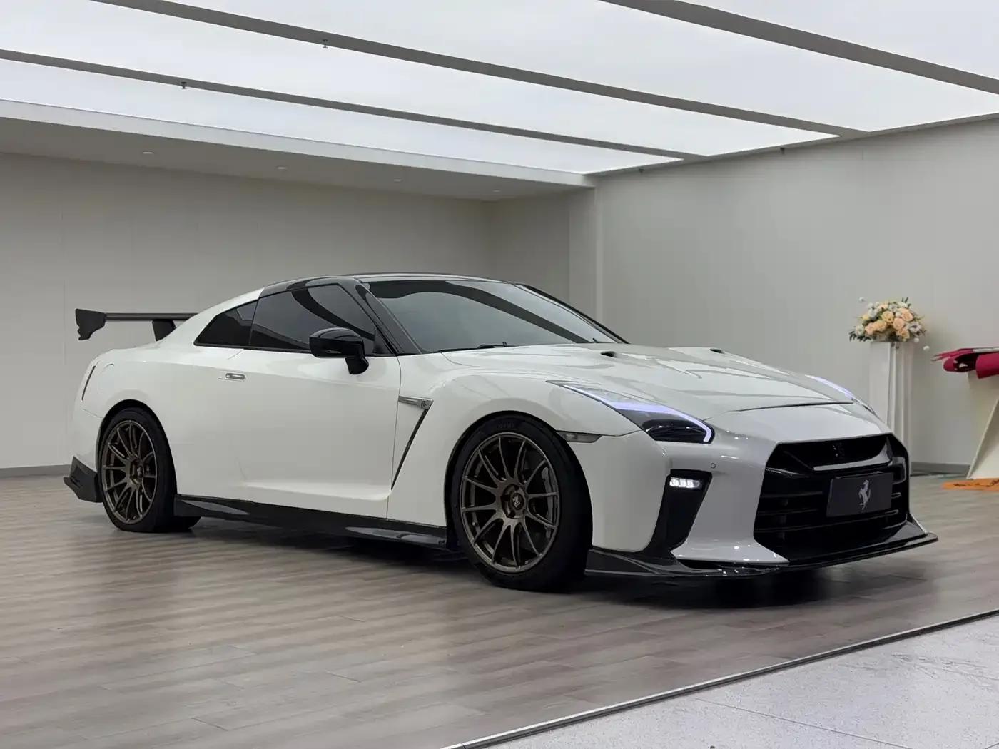 2010 Nissan GT-R 3.8T Premium Edition — миниатюра 2
