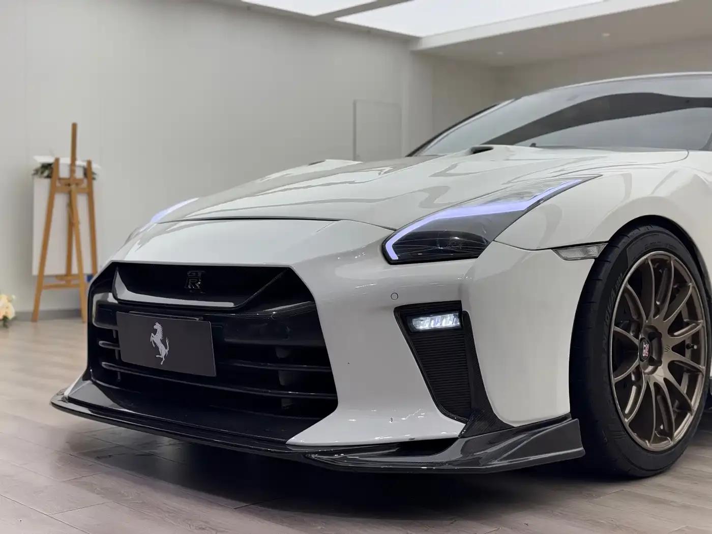 2010 Nissan GT-R 3.8T Premium Edition — миниатюра 4
