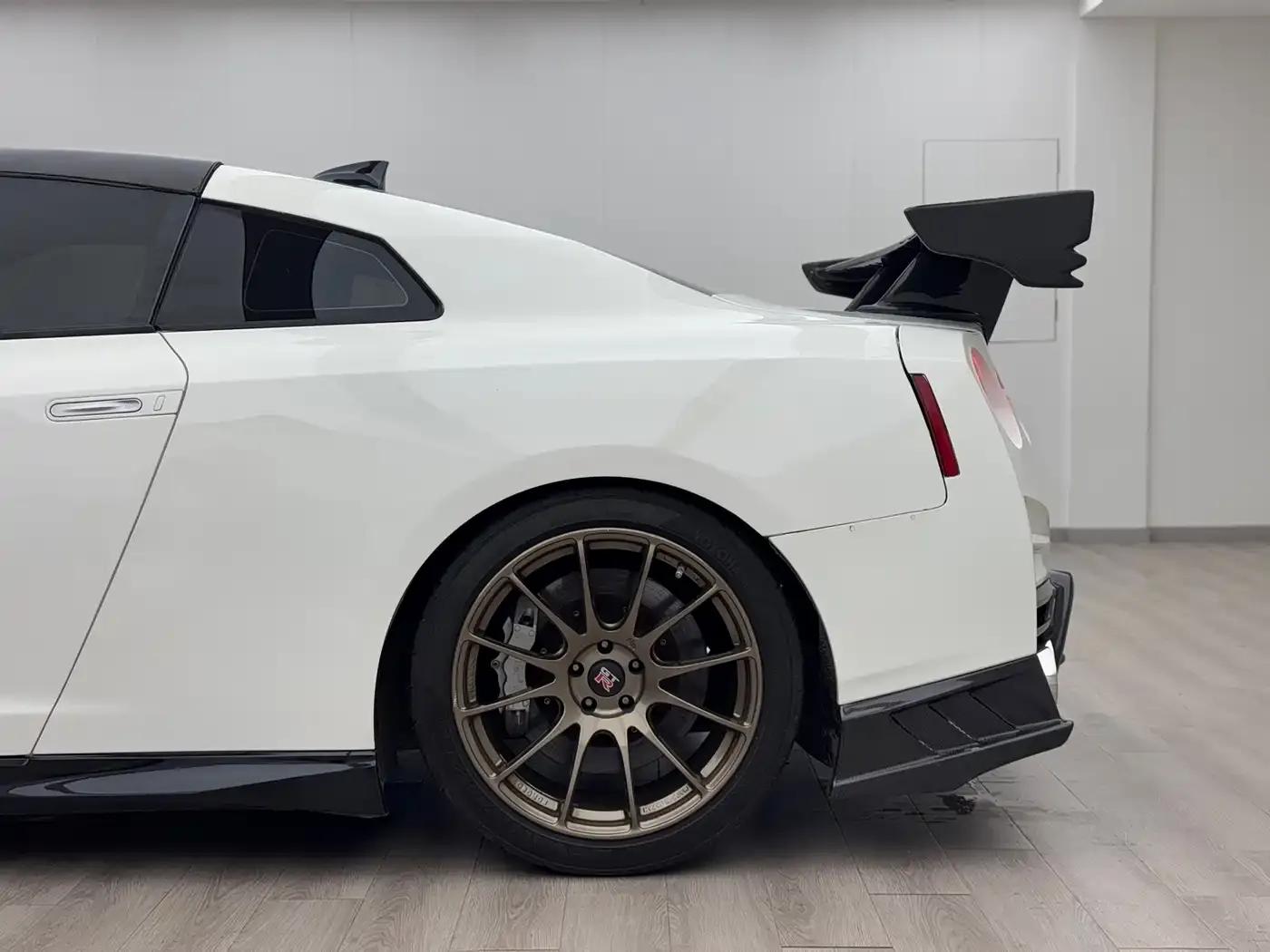 2010 Nissan GT-R 3.8T Premium Edition — миниатюра 6