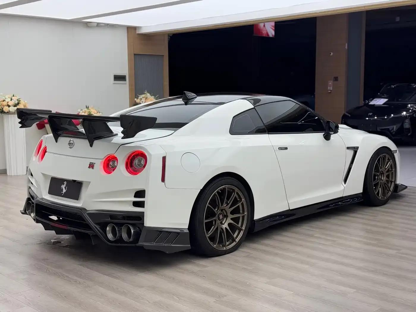 2010 Nissan GT-R 3.8T Premium Edition — миниатюра 9