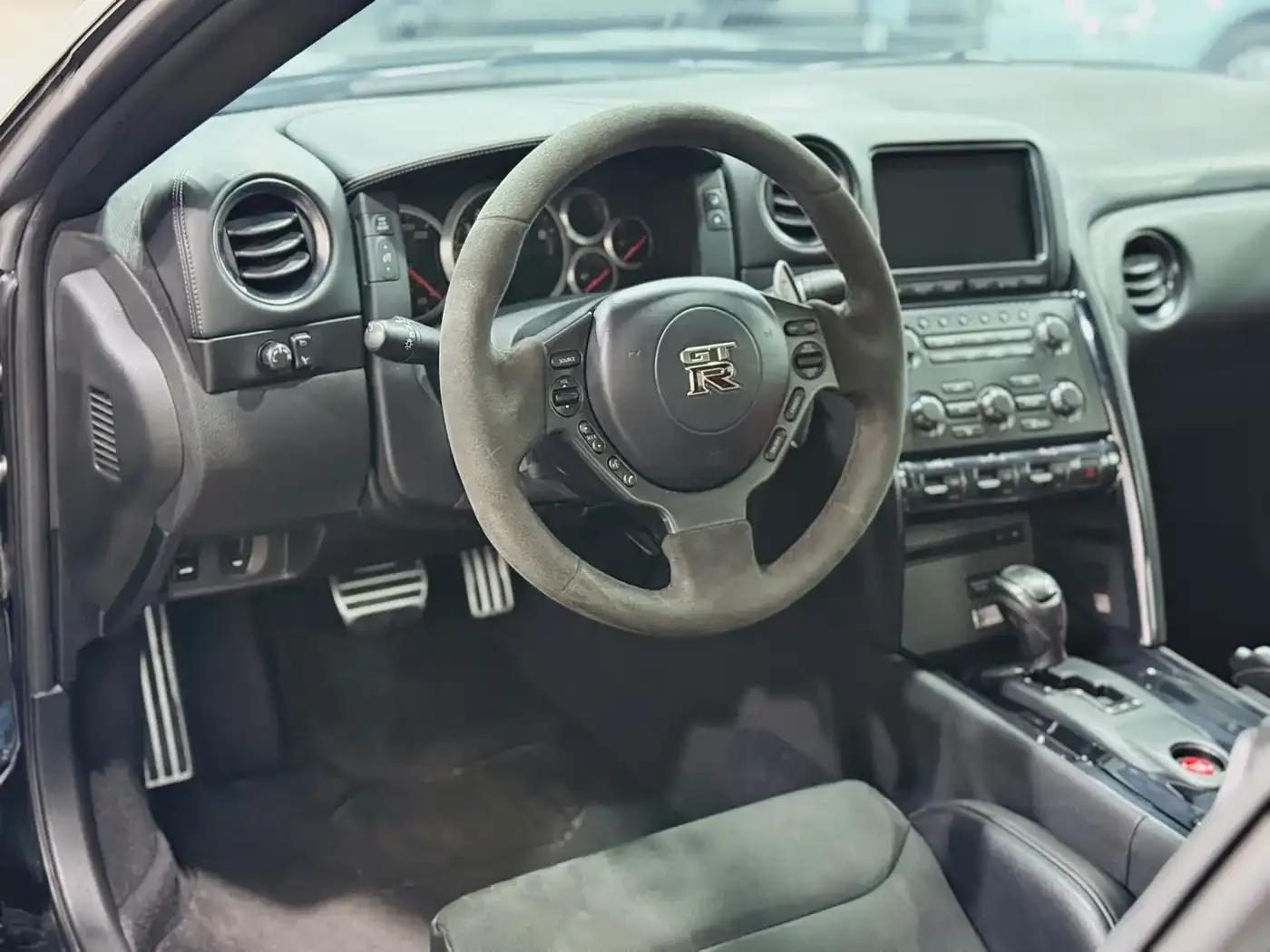 2012 Nissan GT-R 3.8T Premium Edition — миниатюра 12