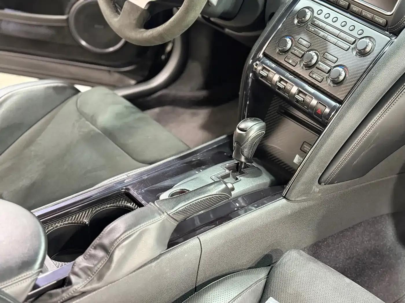 2012 Nissan GT-R 3.8T Premium Edition — миниатюра 13