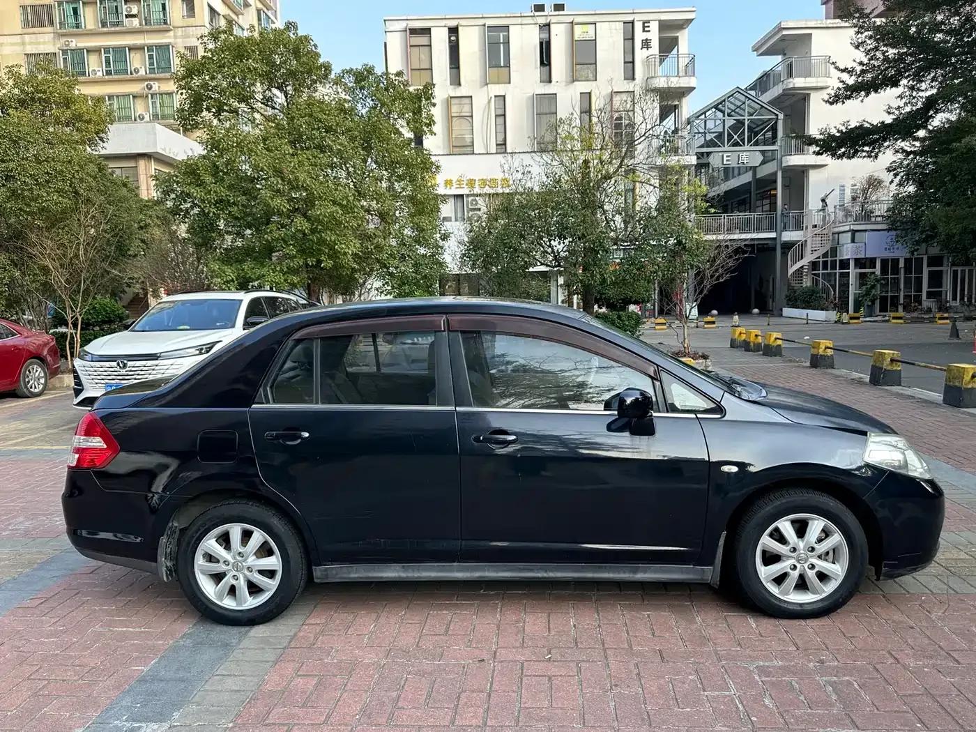 Tiida 2009 1.6L Automatic Technology Edition — миниатюра 4