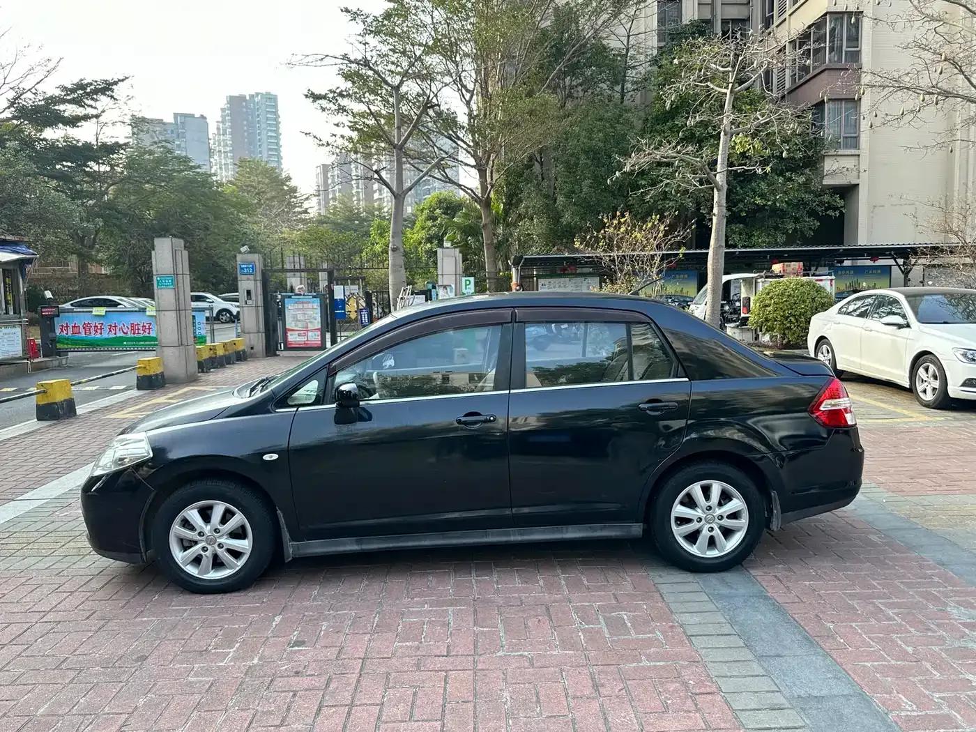 Tiida 2009 1.6L Automatic Technology Edition — миниатюра 5