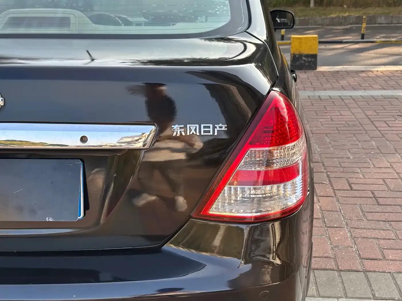 Tiida 2009 1.6L Automatic Technology Edition — миниатюра 8