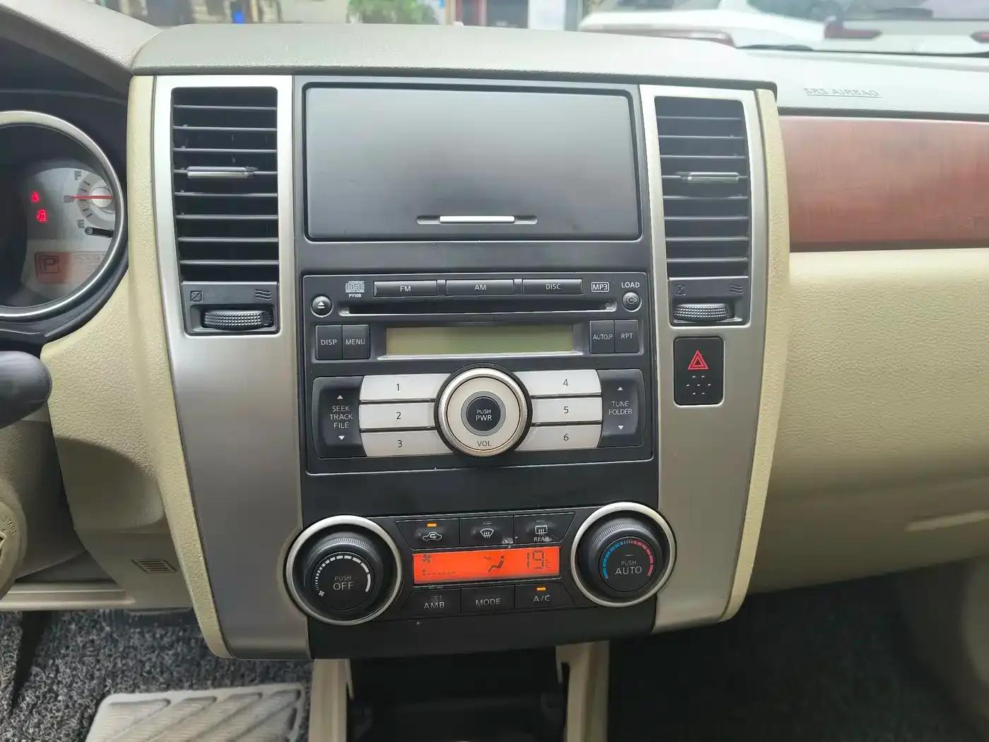 Tiida 2008 1.6L Automatic Premium Edition — миниатюра 15