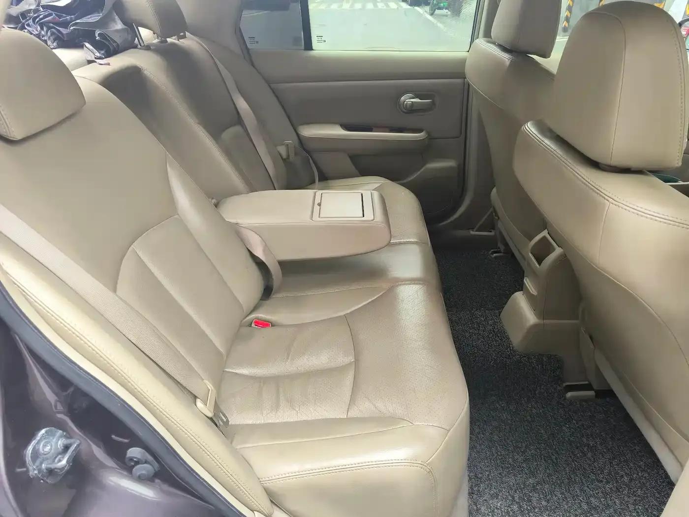 Tiida 2008 1.6L Automatic Premium Edition — миниатюра 16