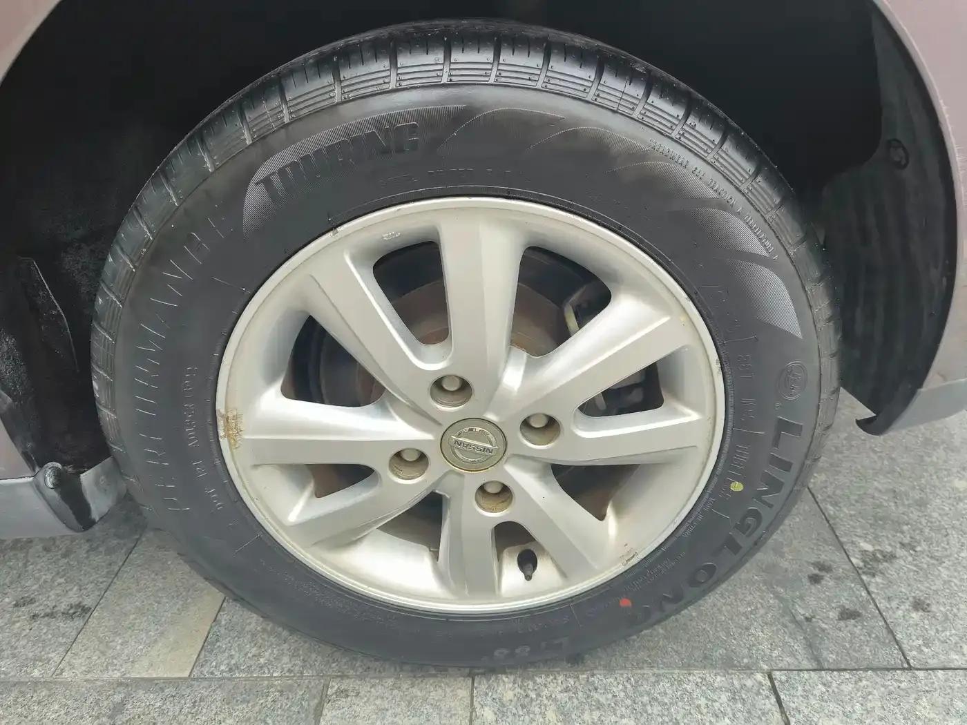 Tiida 2008 1.6L Automatic Premium Edition — миниатюра 19
