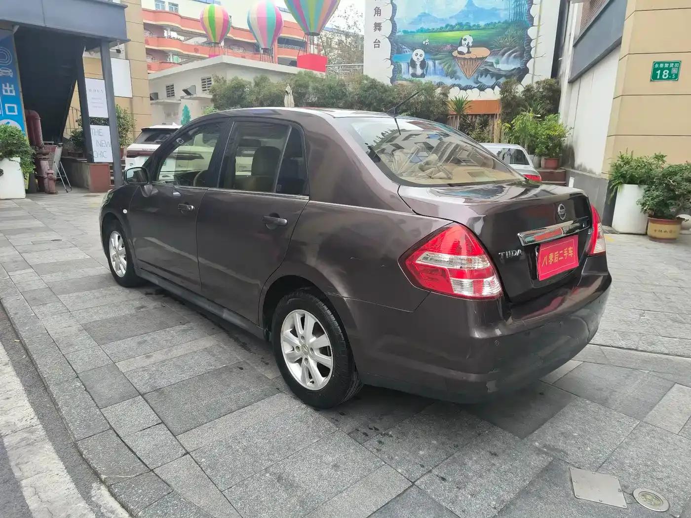 Tiida 2008 1.6L Automatic Premium Edition — миниатюра 5