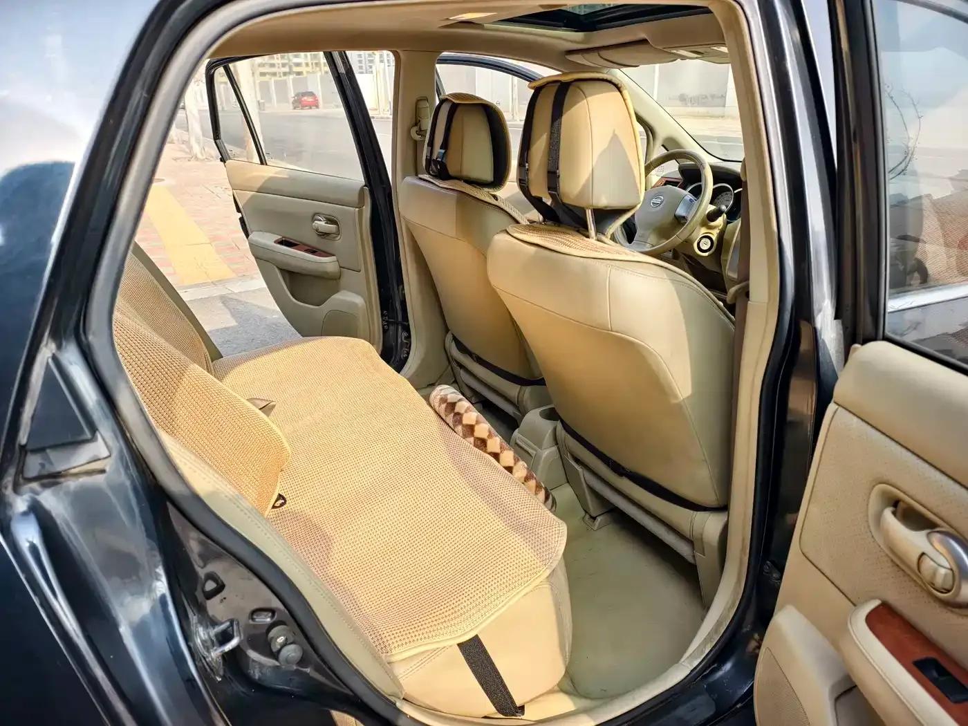 Tiida 2008 1.6L Manual Intelligent — миниатюра 11