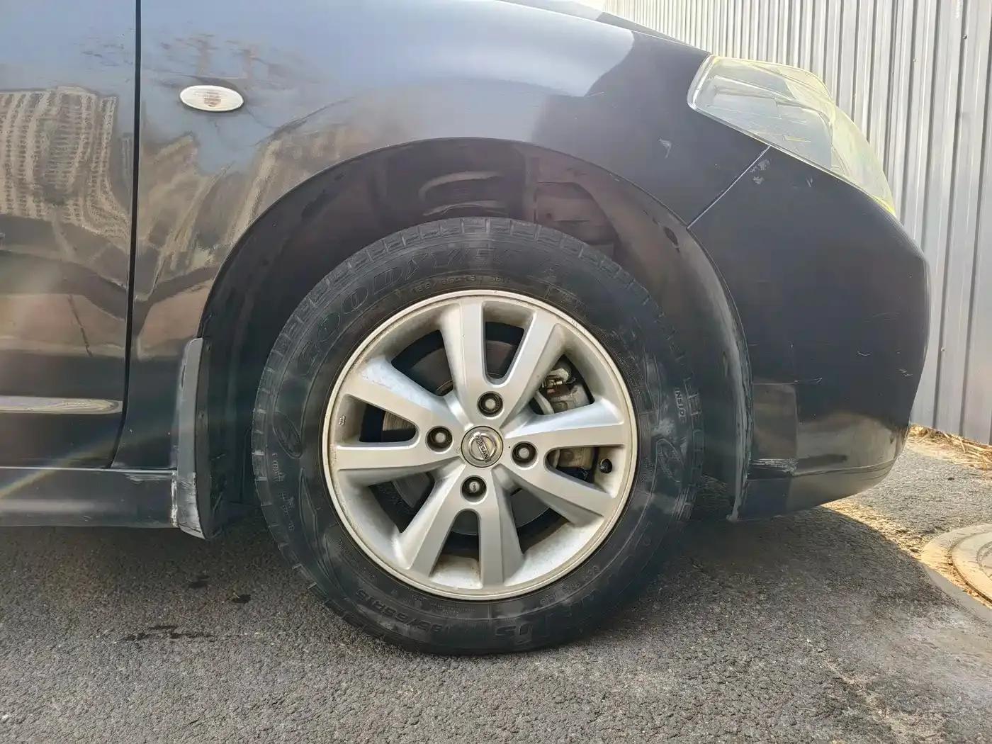 Tiida 2008 1.6L Manual Intelligent — миниатюра 17