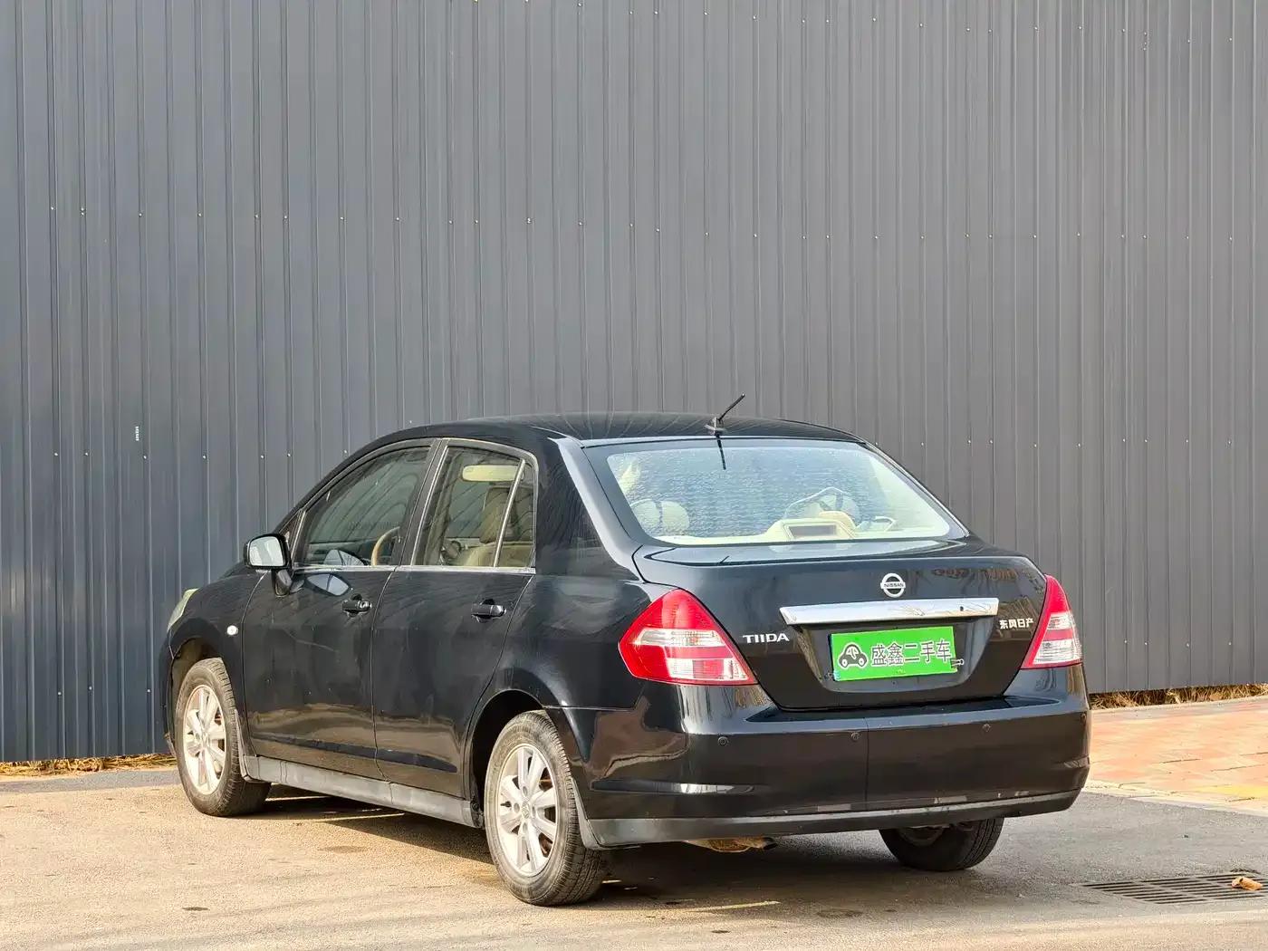 Tiida 2008 1.6L Manual Intelligent — миниатюра 18