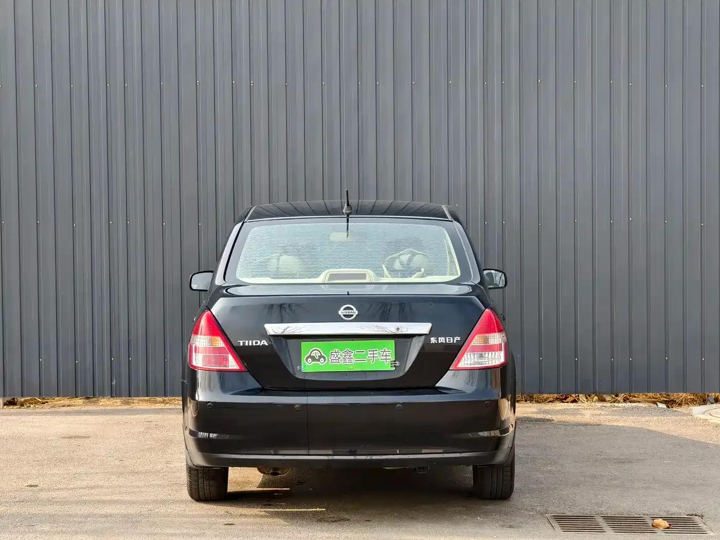 Tiida 2008 1.6L Manual Intelligent — миниатюра 19