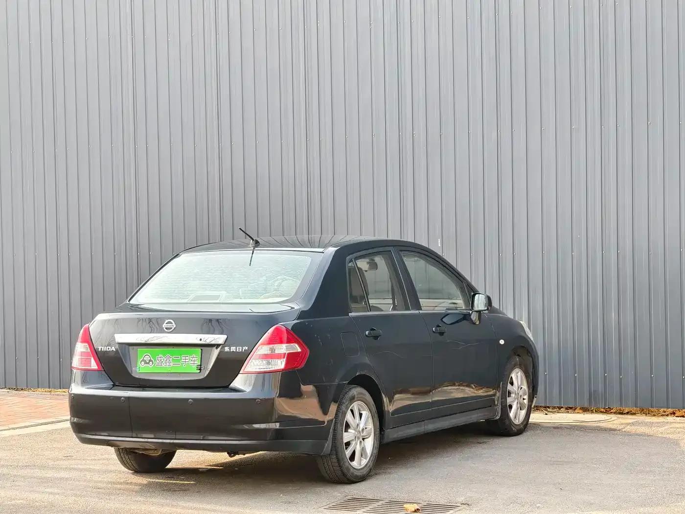 Tiida 2008 1.6L Manual Intelligent — миниатюра 20