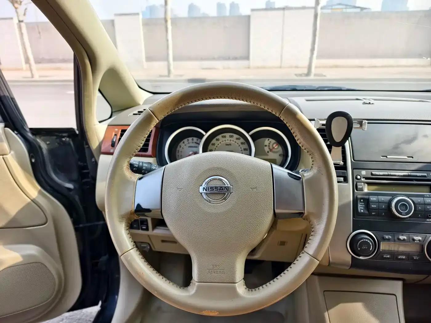 Tiida 2008 1.6L Manual Intelligent — миниатюра 5