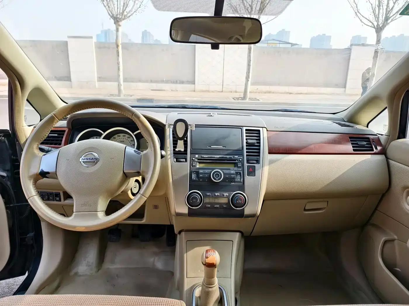 Tiida 2008 1.6L Manual Intelligent — миниатюра 6