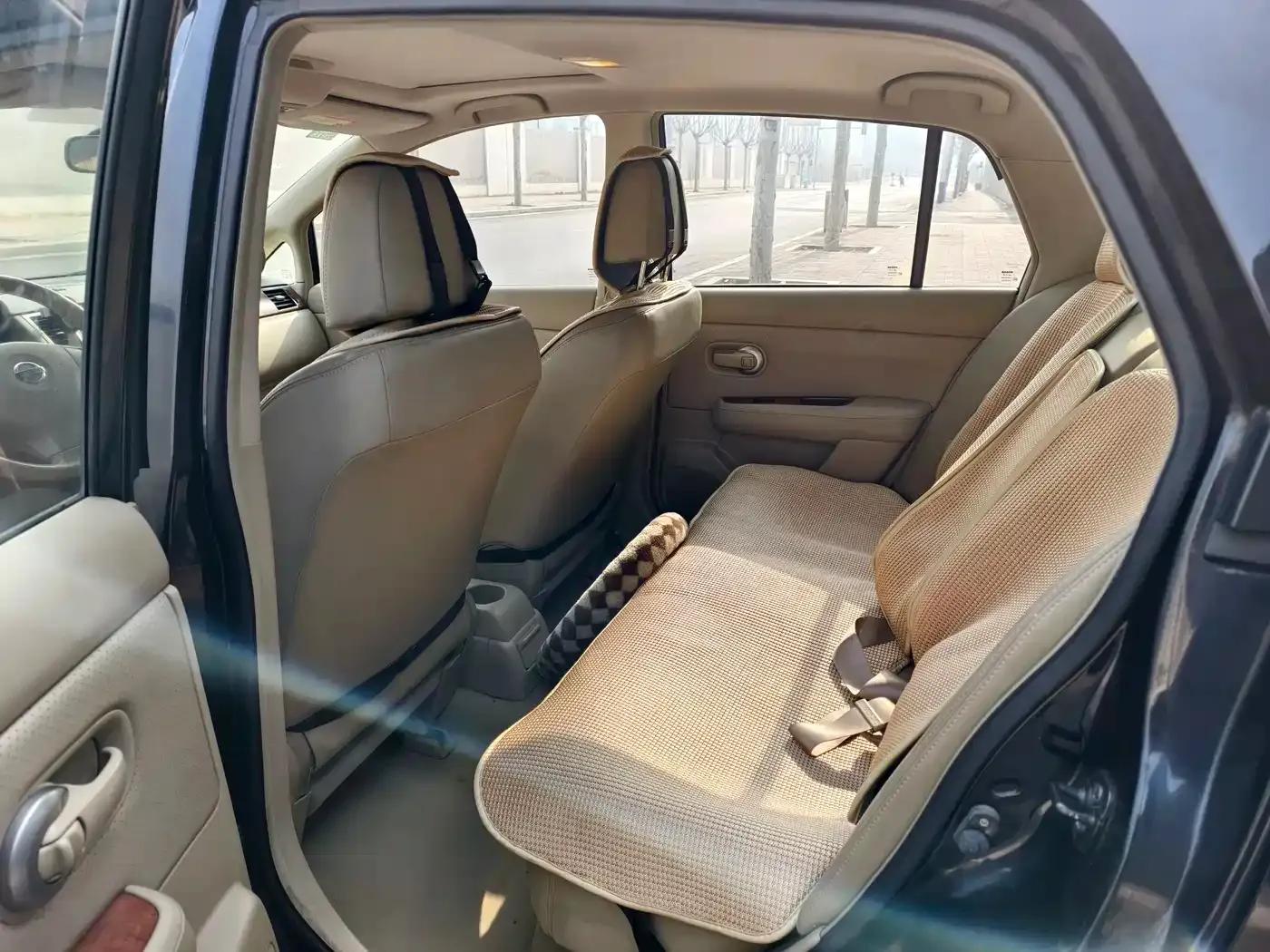 Tiida 2008 1.6L Manual Intelligent — миниатюра 7
