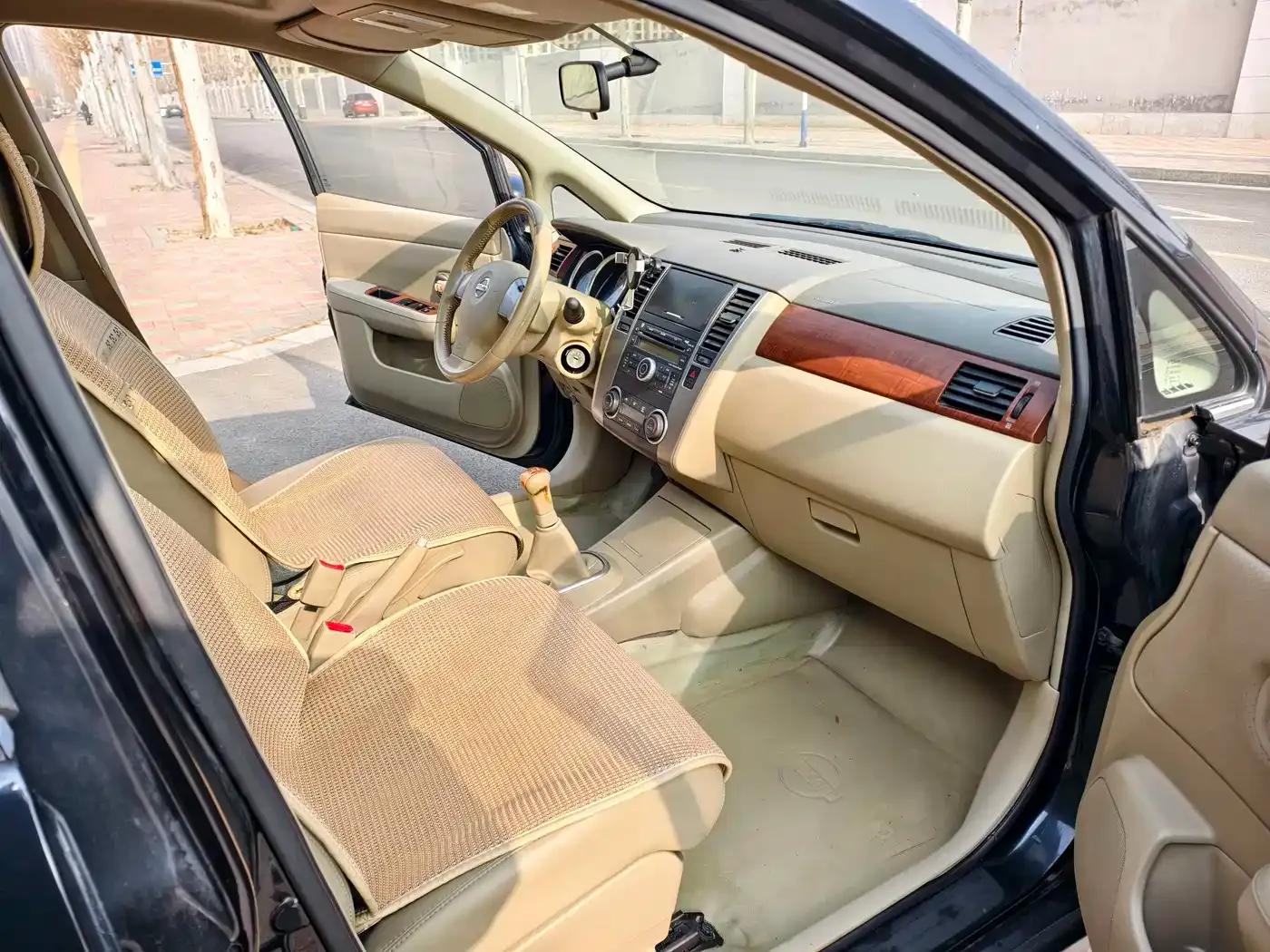 Tiida 2008 1.6L Manual Intelligent — миниатюра 9