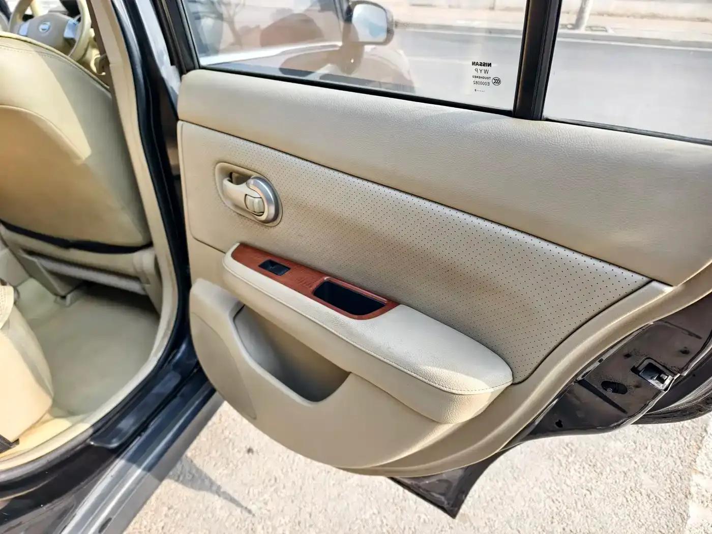 Tiida 2008 1.6L Manual Intelligent — миниатюра 10
