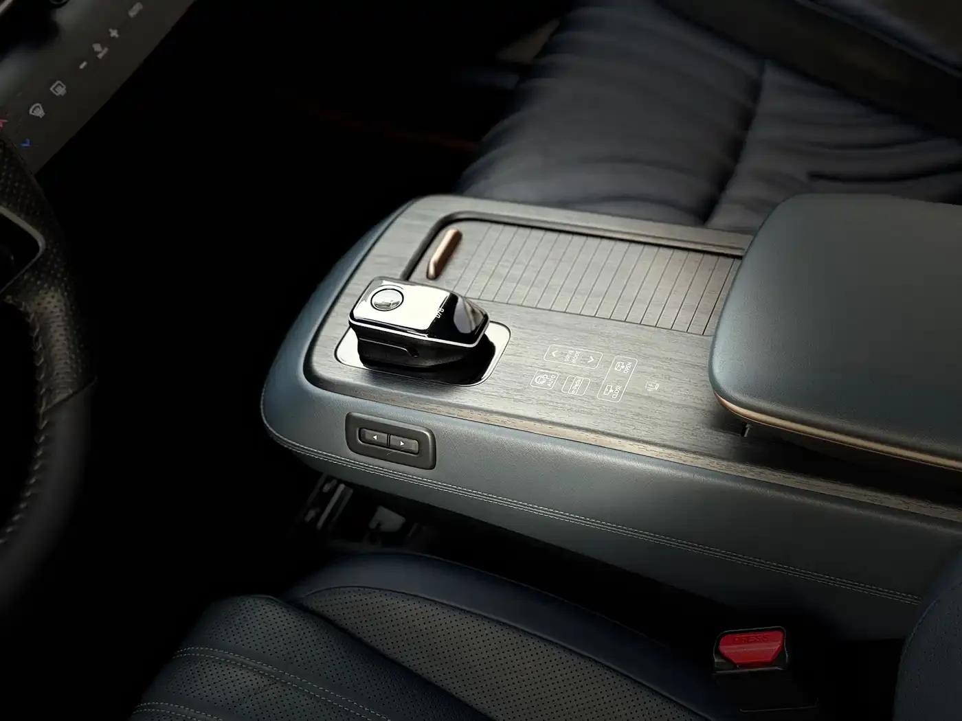 ARIYA 2022 All-Wheel Drive High-Performance Top-of-the-Line Edition — миниатюра 13