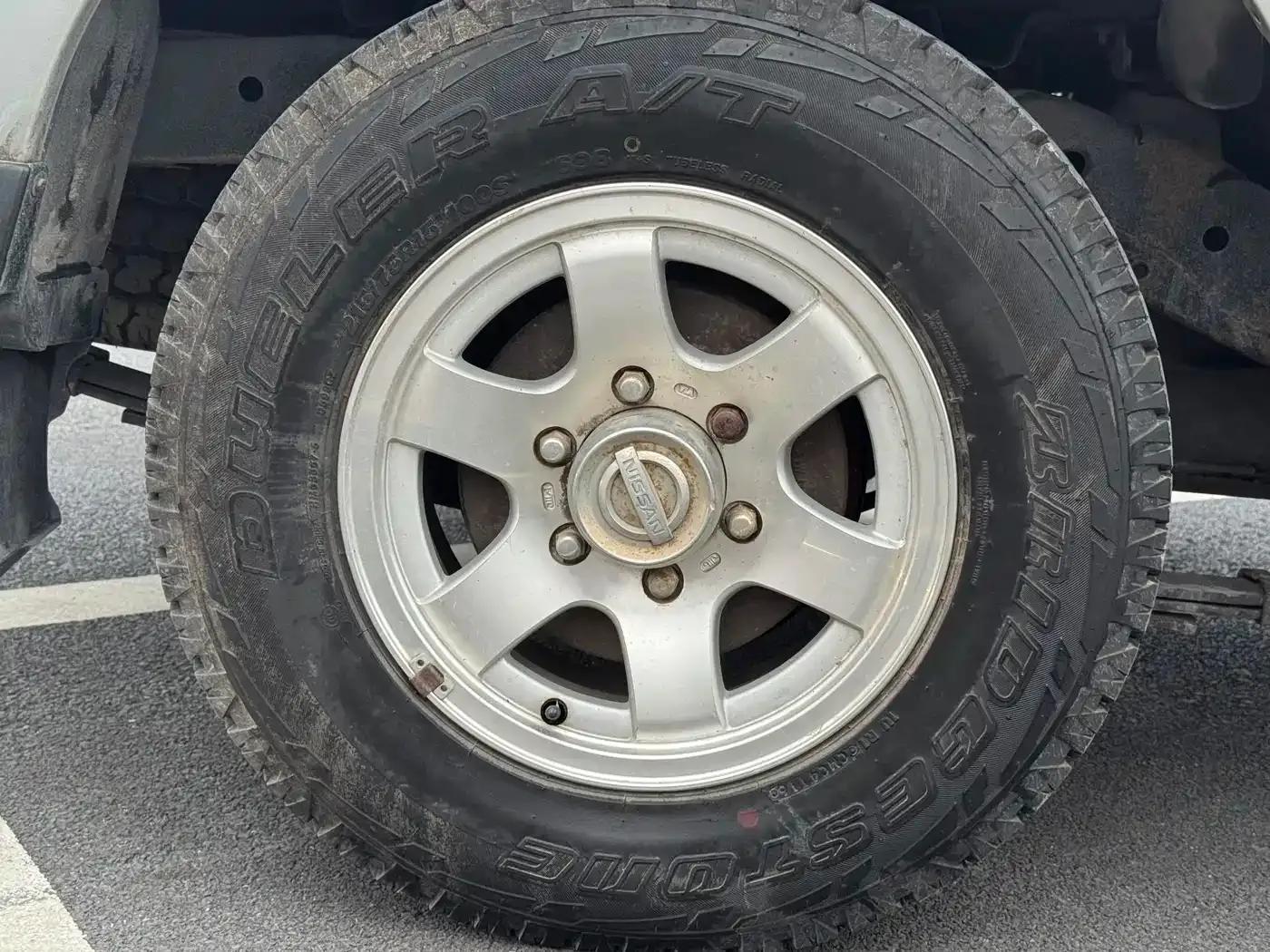 Nissan D22 2011 2.4L Gasoline 2WD Premium Model — миниатюра 12