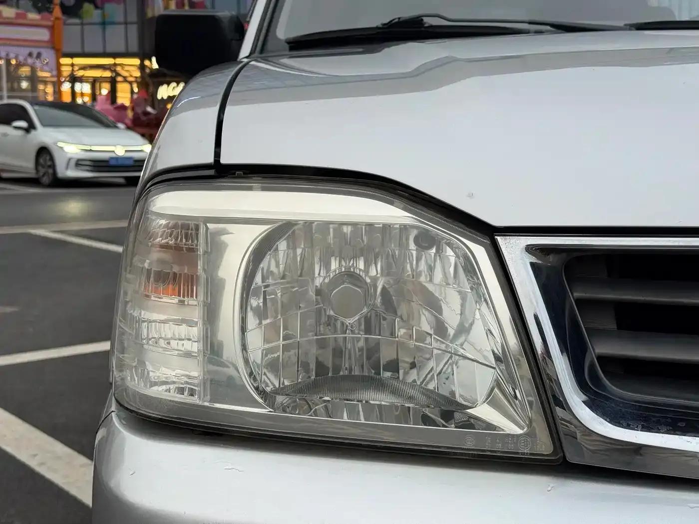Nissan D22 2011 2.4L Gasoline 2WD Premium Model — миниатюра 8