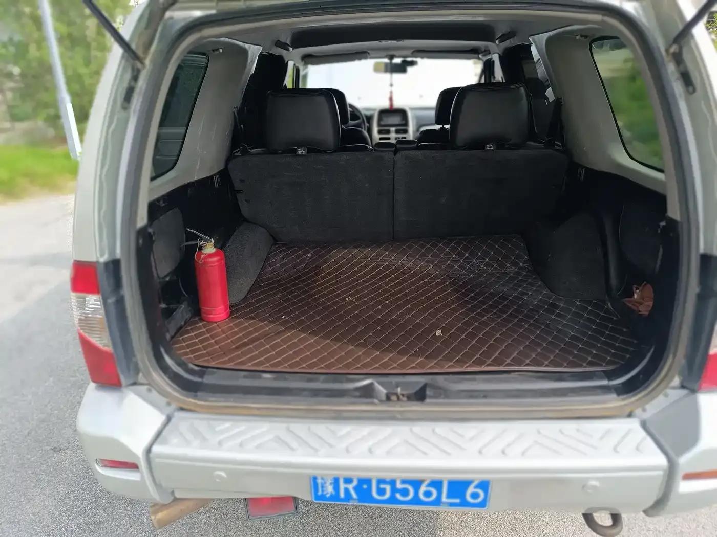 Nissan Paladin 2008 2.4L 4WD Standard Model — миниатюра 12