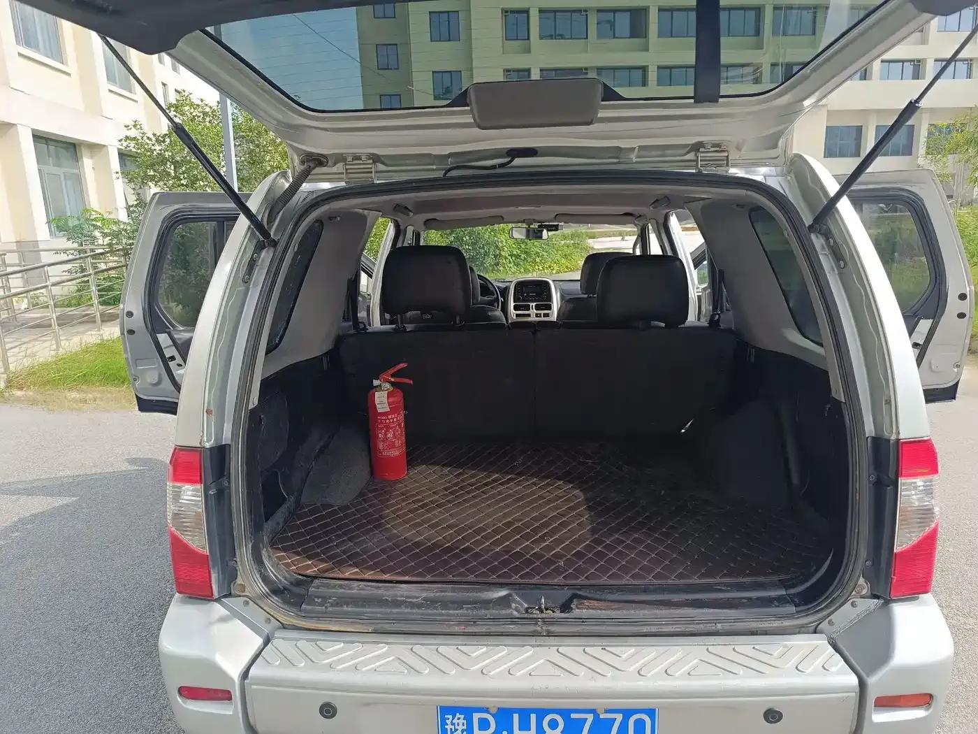 Nissan Paladin 2008 2.4L 4WD Standard Model — миниатюра 11
