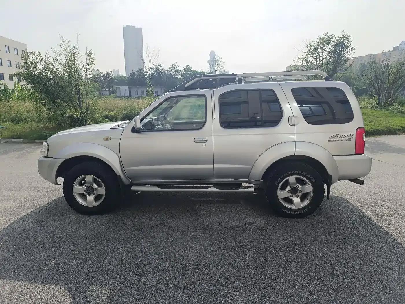Nissan Paladin 2008 2.4L 4WD Standard Model — миниатюра 8