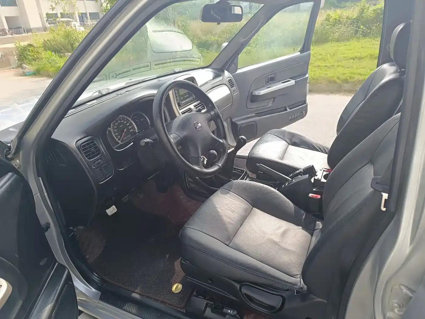 Nissan Paladin 2008 2.4L 4WD Standard Model — миниатюра 9