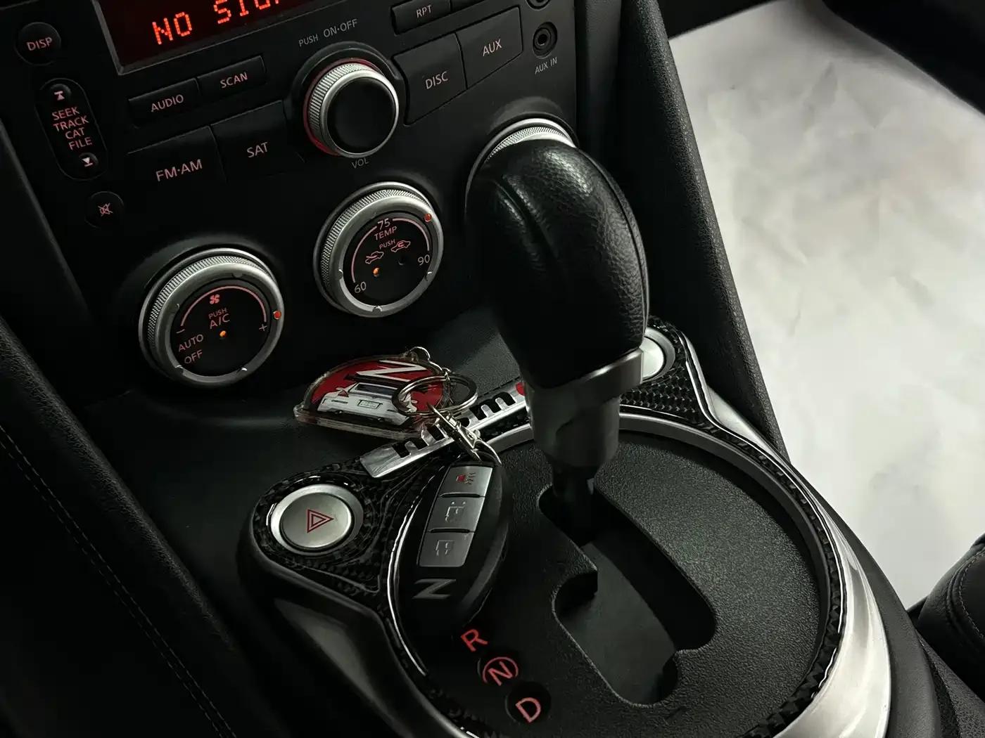 2013 Nissan 370Z 3.7L Coupe — миниатюра 12