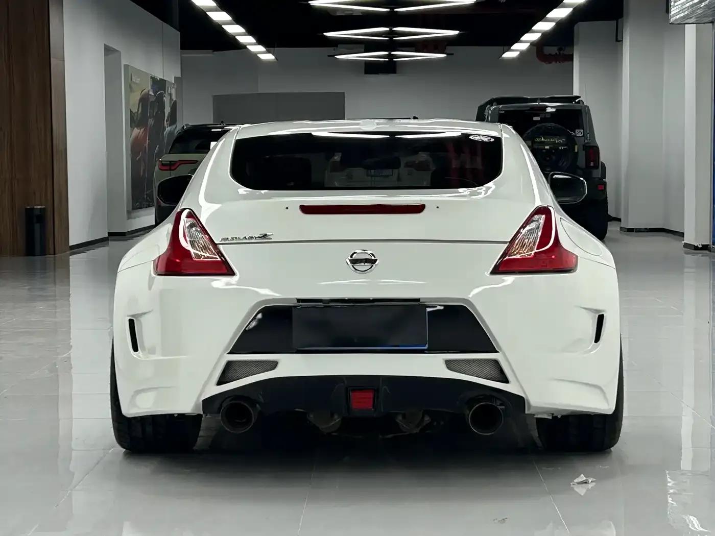 2013 Nissan 370Z 3.7L Coupe — миниатюра 4