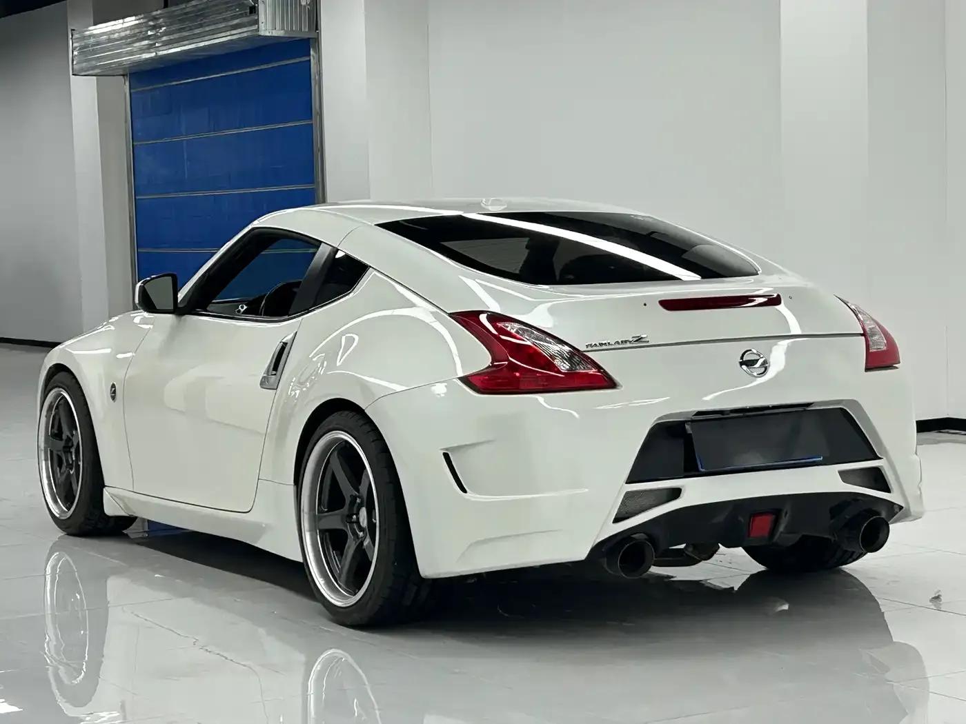 2013 Nissan 370Z 3.7L Coupe — миниатюра 5