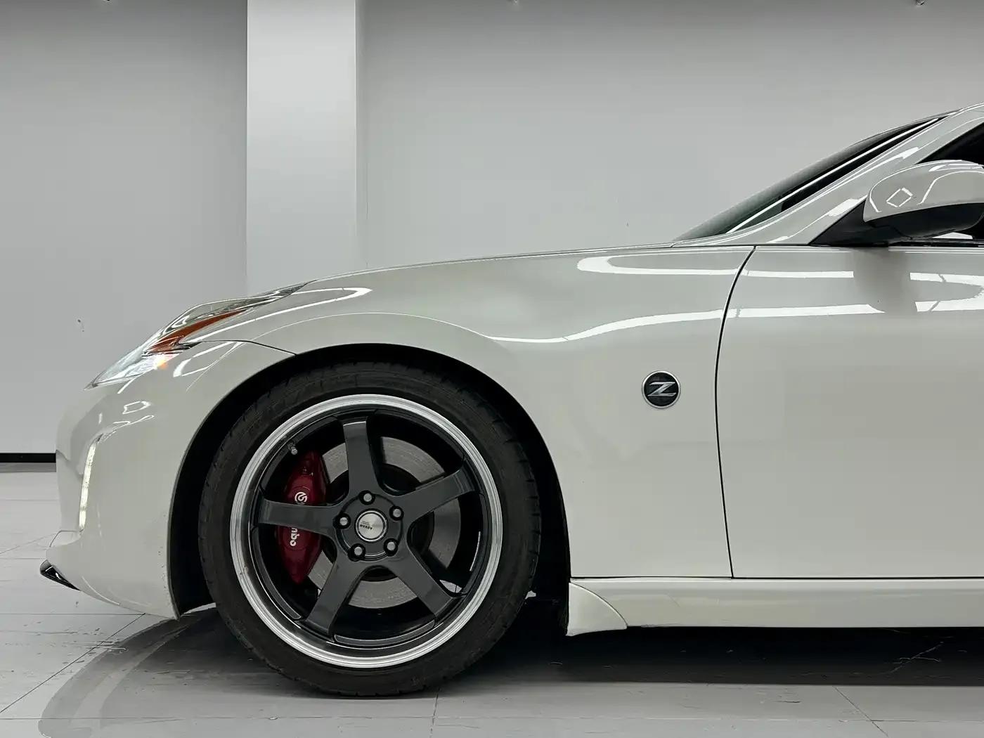 2013 Nissan 370Z 3.7L Coupe — миниатюра 6