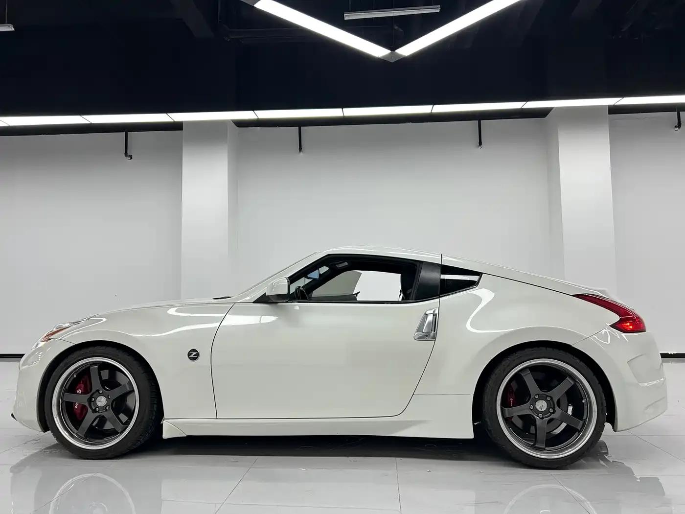 2013 Nissan 370Z 3.7L Coupe — миниатюра 7